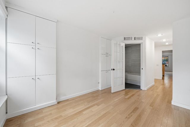 524 E 6th St Apt 8, New York City, NY 10009