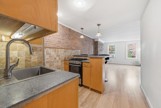 524 E 6th St Apt 8, New York City, NY 10009