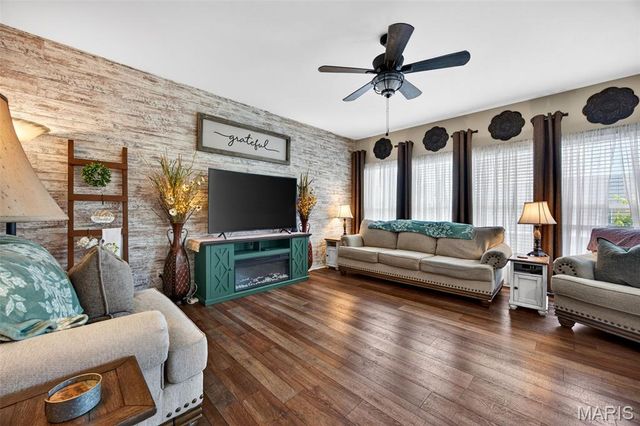 406 Country Stone Drive, Lake St Louis, MO 63367