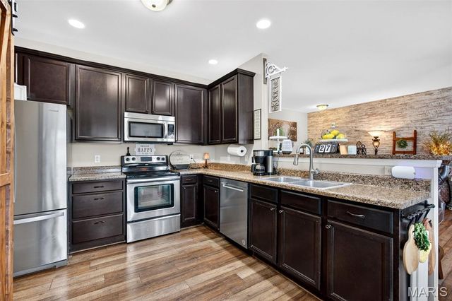 406 Country Stone Drive, Lake St Louis, MO 63367