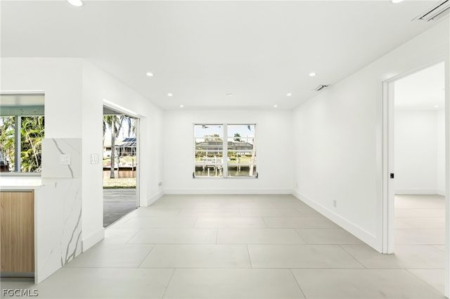 2031 SE 25th LN, Cape Coral, FL 33904