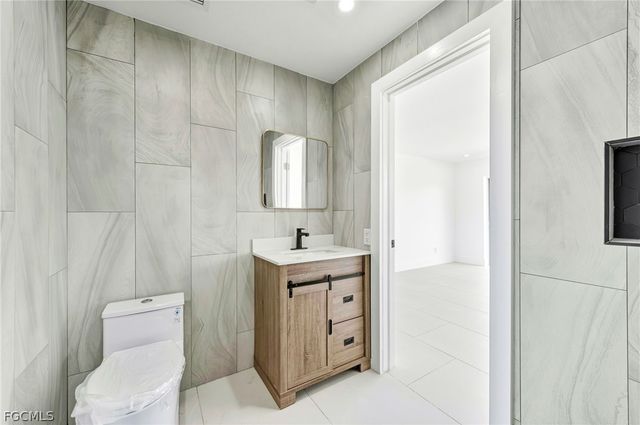 2031 SE 25th LN, Cape Coral, FL 33904