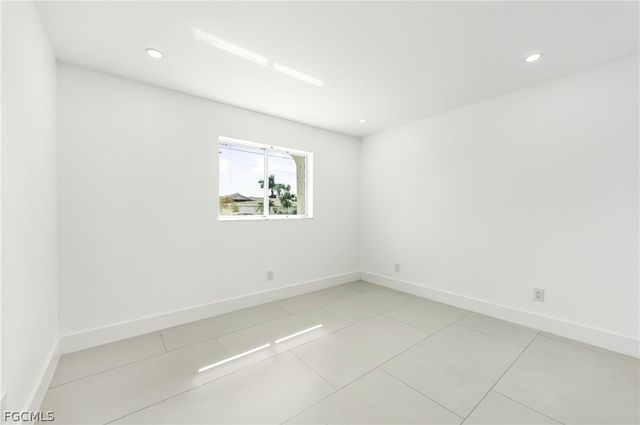 2031 SE 25th LN, Cape Coral, FL 33904