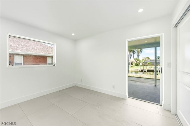 2031 SE 25th LN, Cape Coral, FL 33904