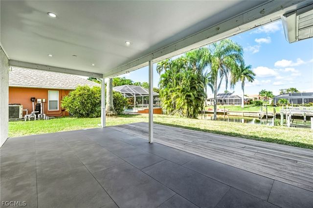 2031 SE 25th LN, Cape Coral, FL 33904