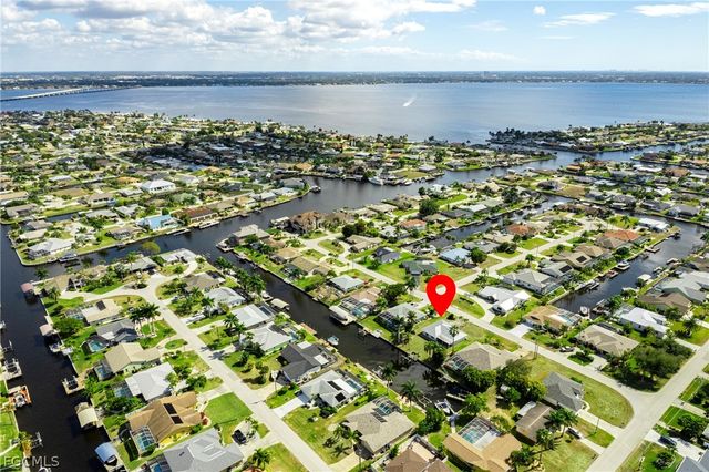 2031 SE 25th LN, Cape Coral, FL 33904