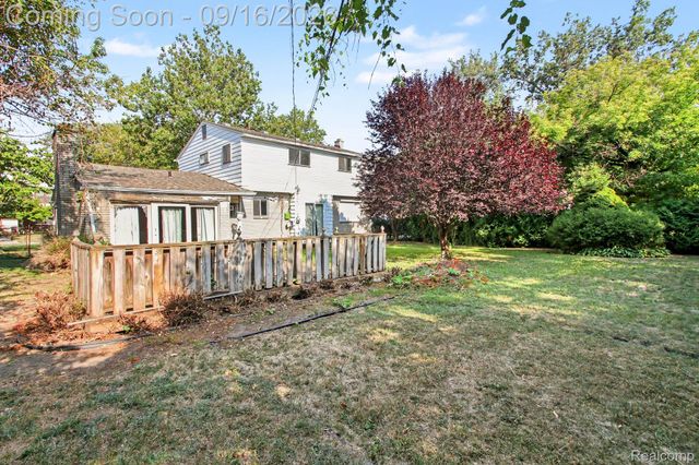 401 Fiske Drive, Detroit, MI 48214