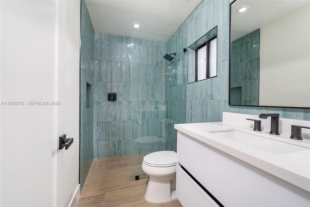 7101 E Troon Cir, Miami Lakes, FL 33014