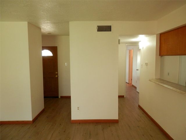 7600 Emmett F Lowry Expressway 605, Texas City, TX 77591