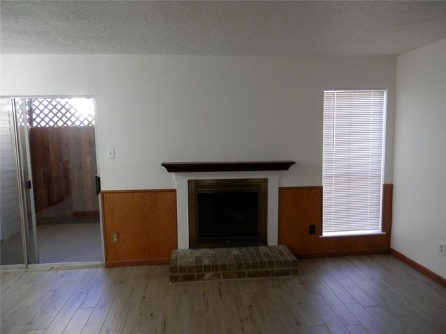 7600 Emmett F Lowry Expressway 605, Texas City, TX 77591