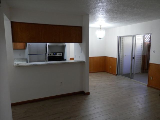7600 Emmett F Lowry Expressway 605, Texas City, TX 77591