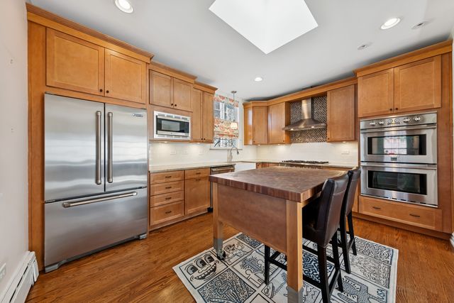 721 N Grove Avenue, Oak Park, IL 60302