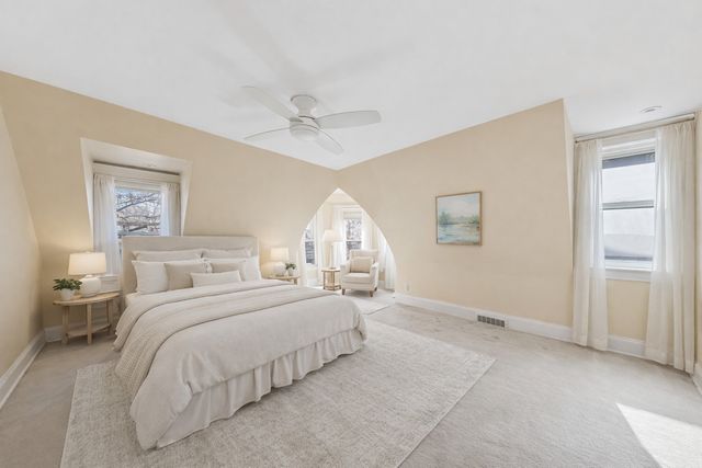 721 N Grove Avenue, Oak Park, IL 60302