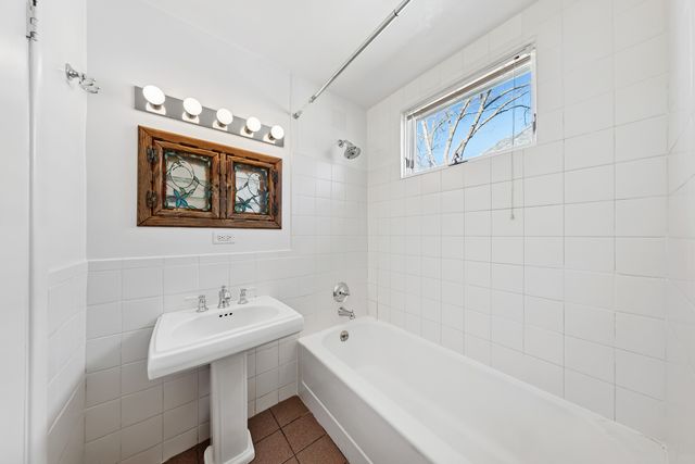 721 N Grove Avenue, Oak Park, IL 60302