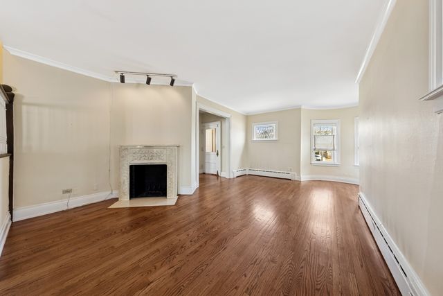 721 N Grove Avenue, Oak Park, IL 60302