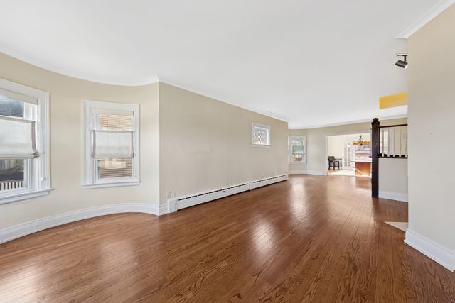 721 N Grove Avenue, Oak Park, IL 60302