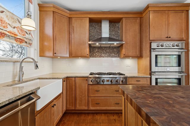 721 N Grove Avenue, Oak Park, IL 60302