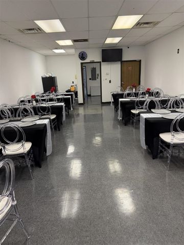 16331 Plymouth Road, Detroit, MI 48227