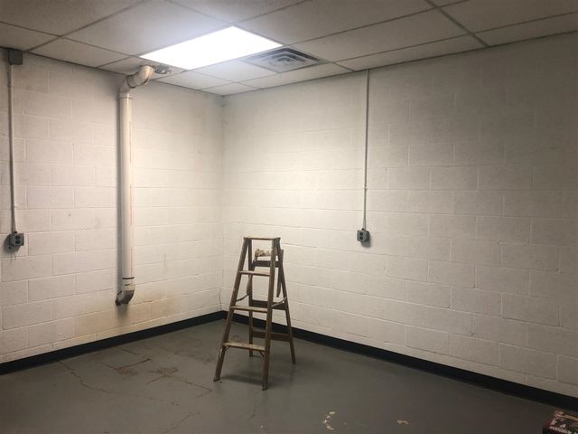 16331 Plymouth Road, Detroit, MI 48227