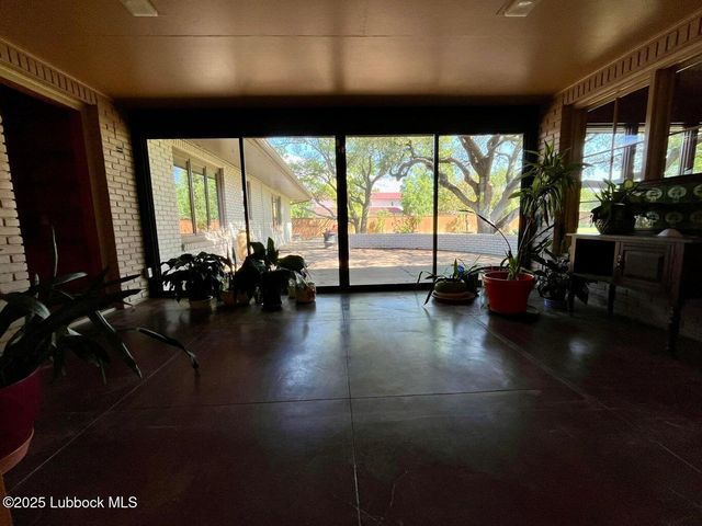 103 Yucca Terrace, Plainview, TX 79072