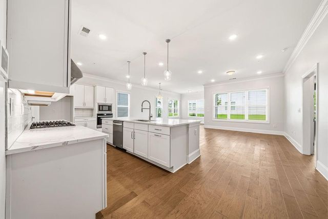 261 Vinca Circle NW, Kennesaw, GA 30144