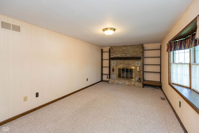 1221 S Poplar Street, Seymour, IN 47274