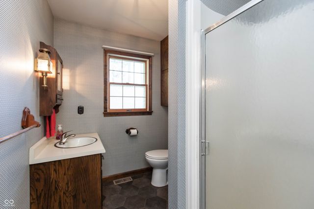 1221 S Poplar Street, Seymour, IN 47274