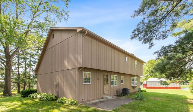1221 S Poplar Street, Seymour, IN 47274