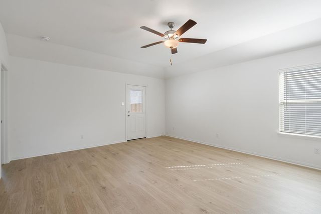 100 Paria CT, Jarrell, TX 76537
