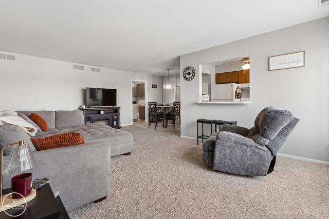 1074 Country Club Drive, St Clair Shores, MI 48082