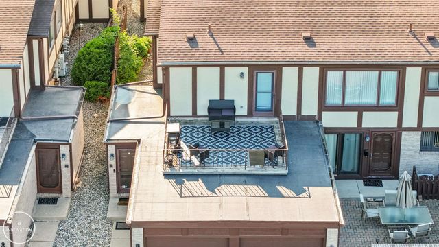1074 Country Club Drive, St Clair Shores, MI 48082