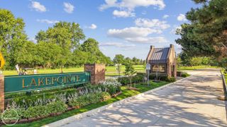 1074 Country Club Drive, St Clair Shores, MI 48082