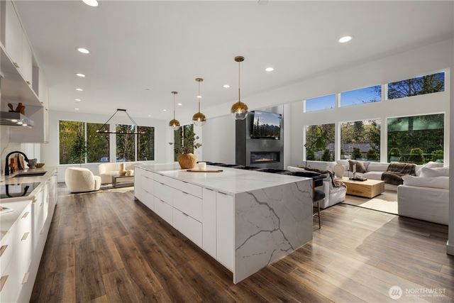 9730 354th Avenue SE, Snoqualmie, WA 98065