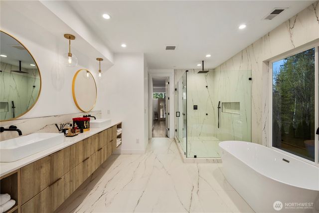 9730 354th Avenue SE, Snoqualmie, WA 98065