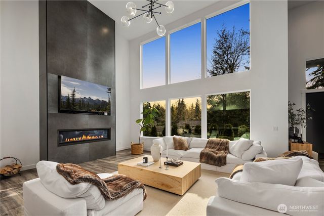 9730 354th Avenue SE, Snoqualmie, WA 98065