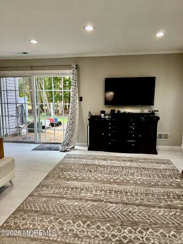 19 Bennington Place, Morganville, NJ 07751