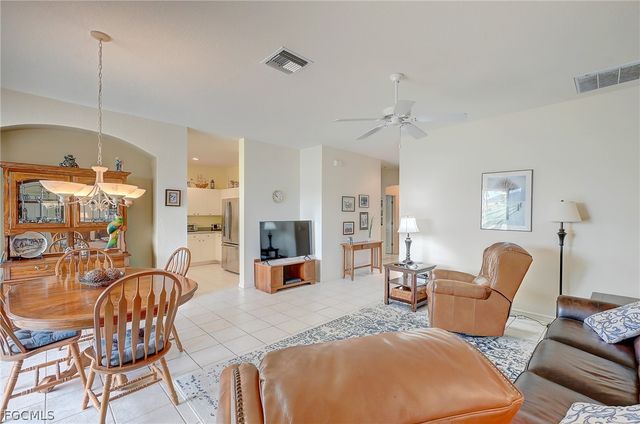 1813 Emerald Cove DR, Cape Coral, FL 33991