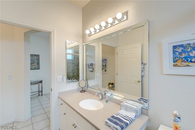 1813 Emerald Cove DR, Cape Coral, FL 33991