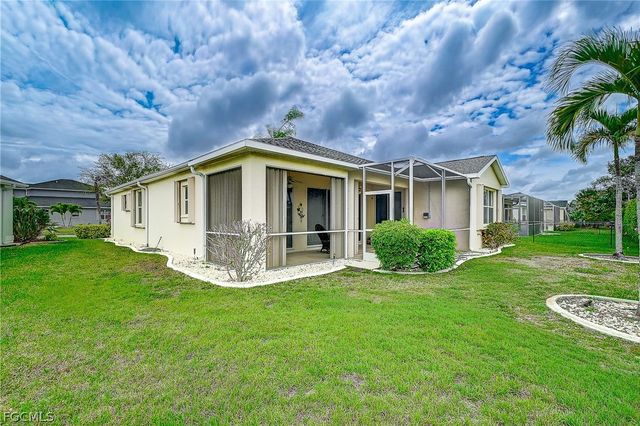 1813 Emerald Cove DR, Cape Coral, FL 33991