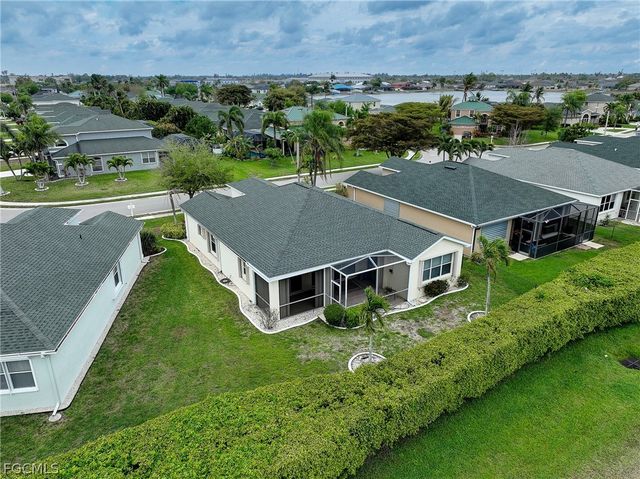 1813 Emerald Cove DR, Cape Coral, FL 33991