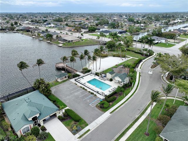 1813 Emerald Cove DR, Cape Coral, FL 33991