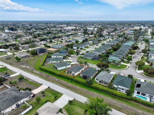 1813 Emerald Cove DR, Cape Coral, FL 33991