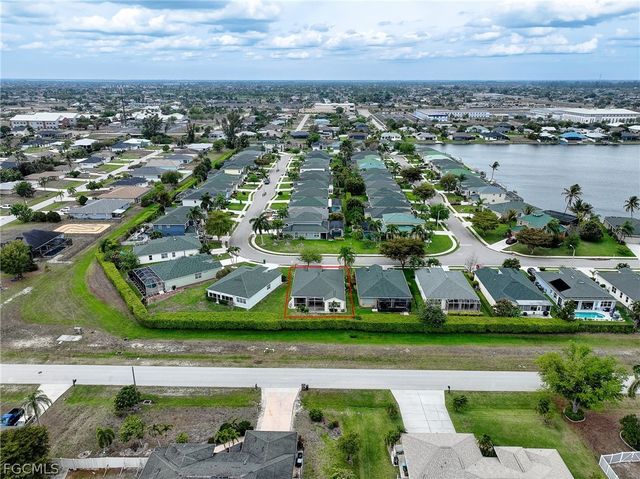 1813 Emerald Cove DR, Cape Coral, FL 33991