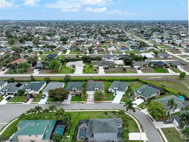 1813 Emerald Cove DR, Cape Coral, FL 33991