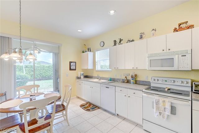 1813 Emerald Cove DR, Cape Coral, FL 33991