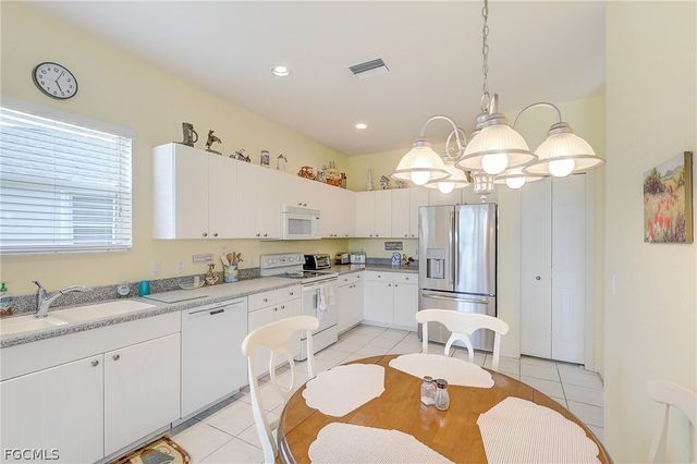 1813 Emerald Cove DR, Cape Coral, FL 33991