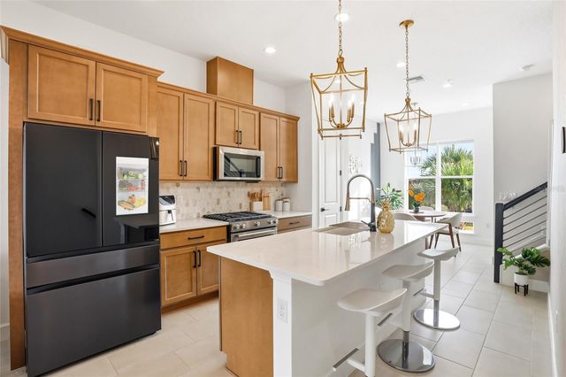 2038 PACKING DISTRICT WAY, Orlando, FL 32804