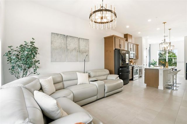 2038 PACKING DISTRICT WAY, Orlando, FL 32804