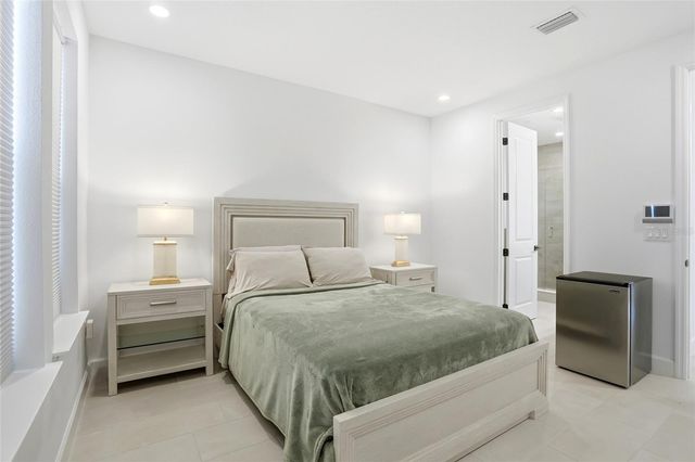 2038 PACKING DISTRICT WAY, Orlando, FL 32804