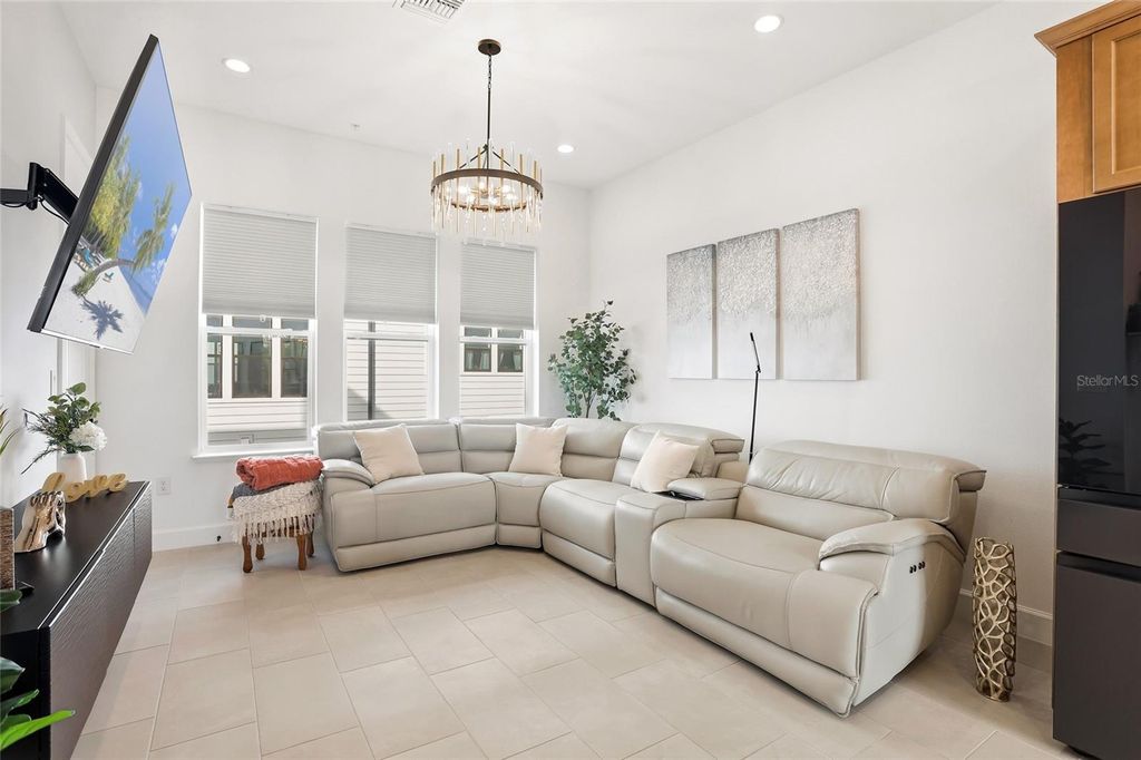 Image 17 of property listing at 2038 PACKING DISTRICT WAY, Orlando, FL 32804